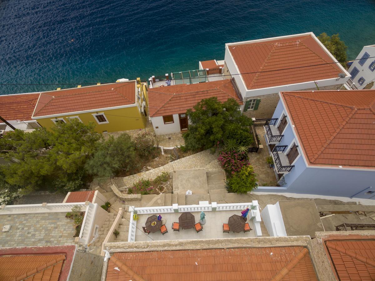 Roulas Apartments Chalki Town ภายนอก รูปภาพ
