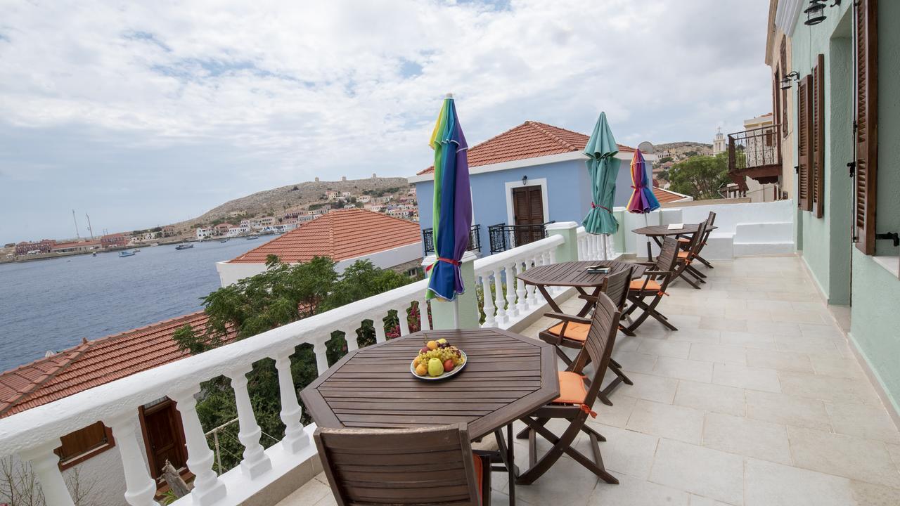 Roulas Apartments Chalki Town ภายนอก รูปภาพ